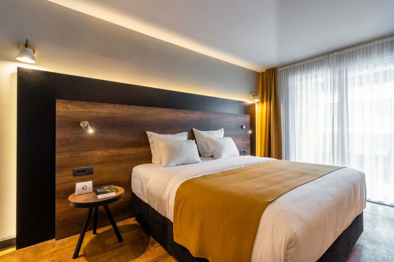 Next Door Park Hotel Skopje Buitenkant foto