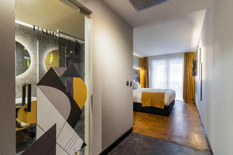 Next Door Park Hotel Skopje Buitenkant foto